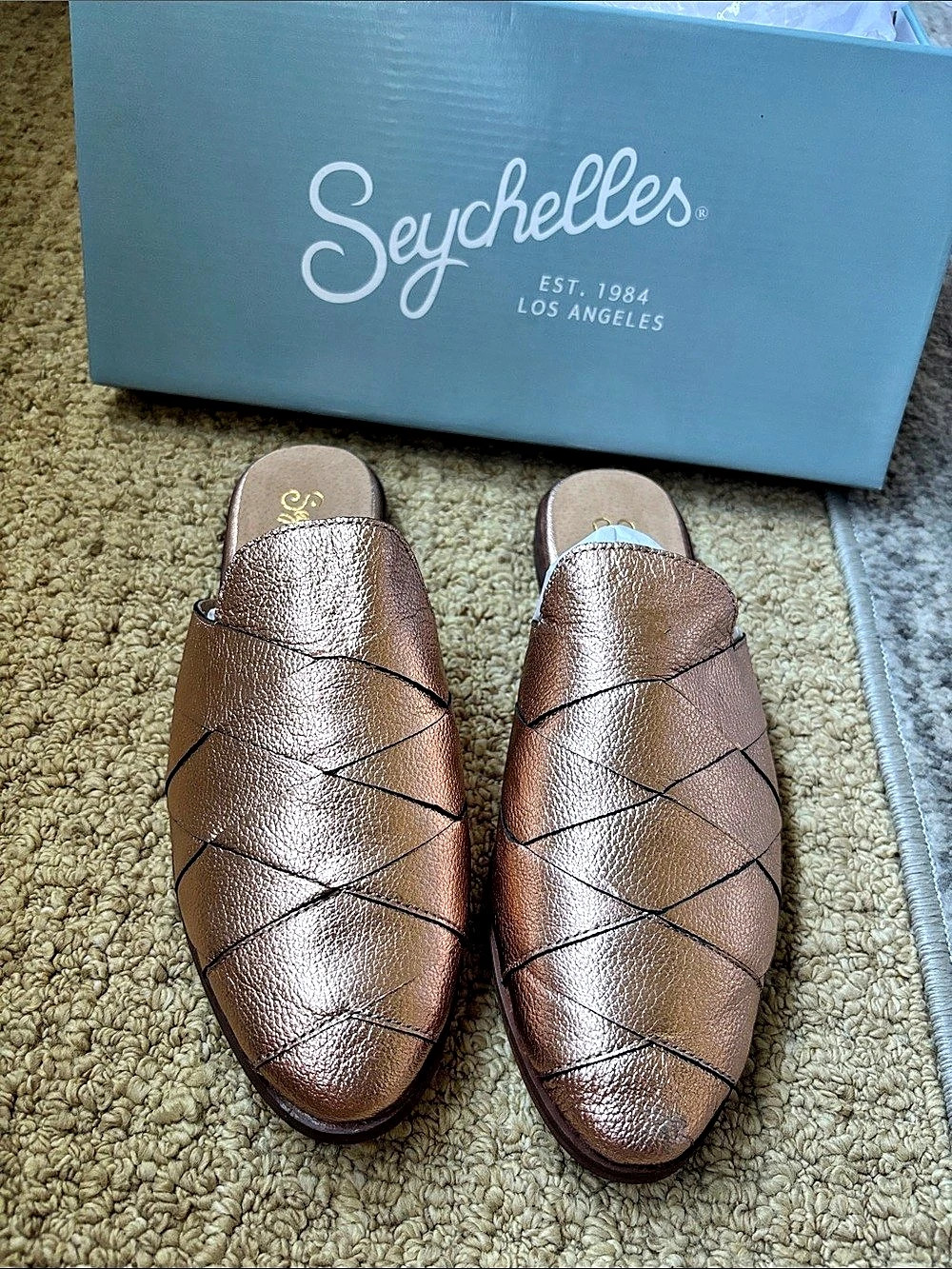 Seychelles Survival Mule Metallic Rose Gold Mules US 6